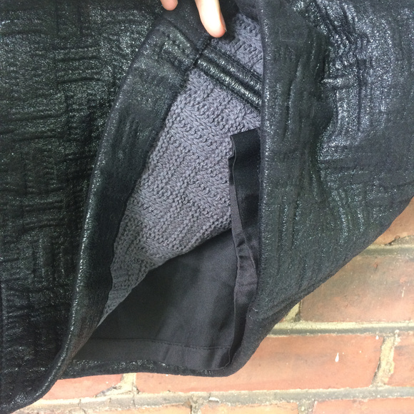 (Sold) NWT Karl Lagerfeld Delfine Black Mini Skirt - Picture 4 of 8